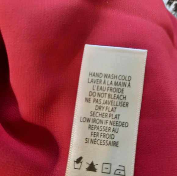 NWT Max STUDIO Red and Black Jacqueart VelvetHalter Top MED - Picture 4 of 13